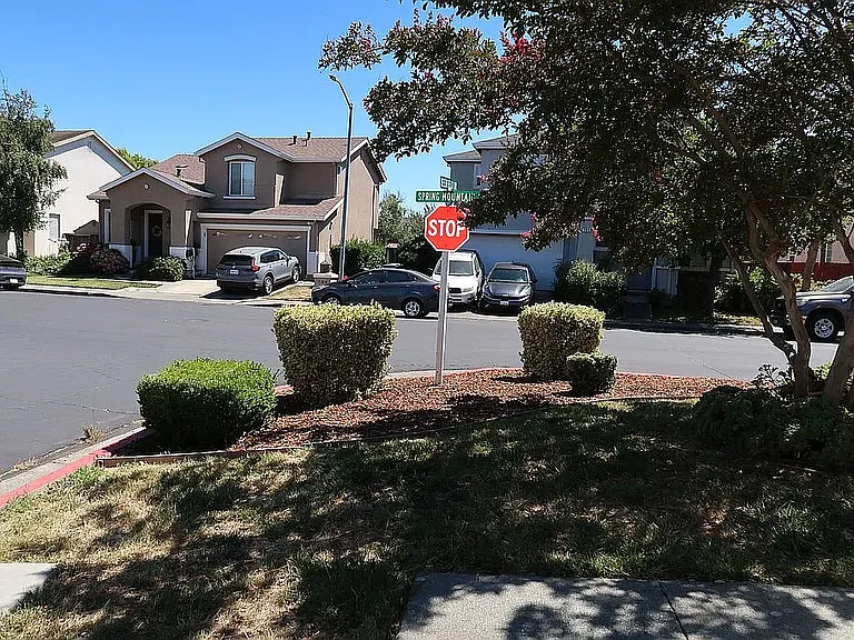 701 Deerfield Dr — Photo 6