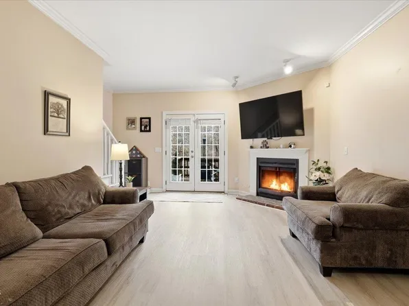 6152 Loch Laural Ln, Raleigh, NC 27613