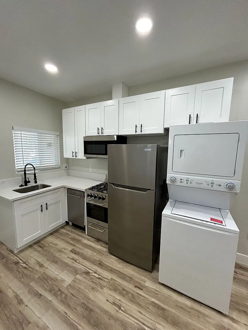 4136 Georgia Street — Photo 3