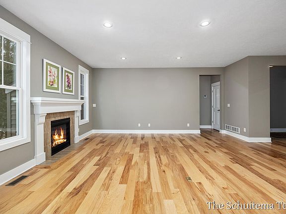 5th image of 16981 Pickett Ln