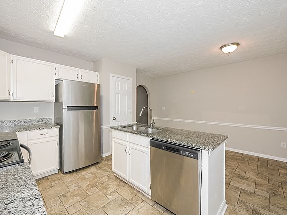 5th image of 2896 Valley Ct