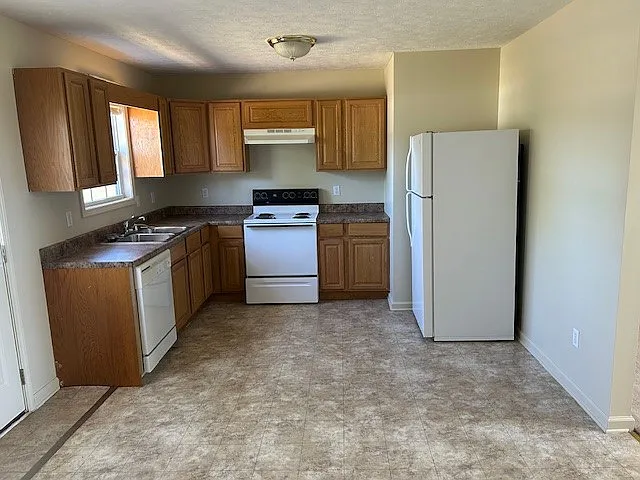 313 Pappy Dr — Photo 3