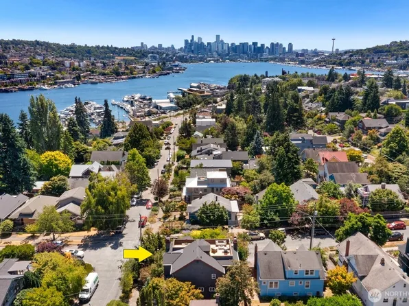 2218 N 38th Street, Seattle, WA 98103