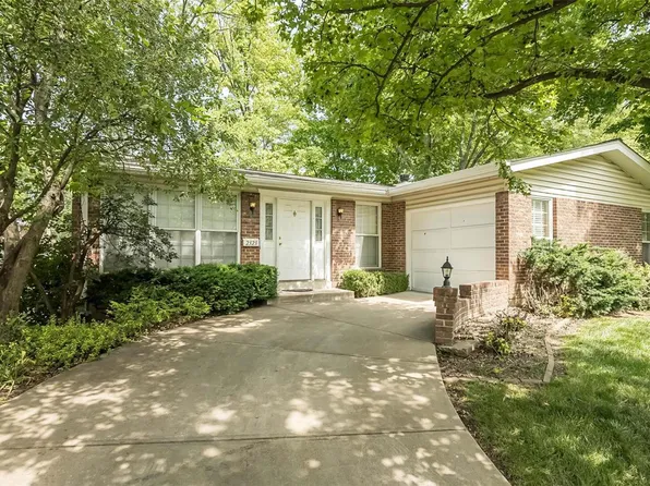 2323 Rosegarden Dr, Saint Louis, MO 63125