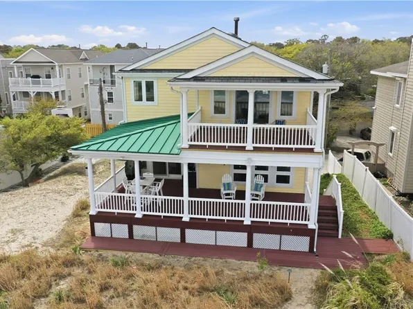 4812 Bay Bridge Ln, Virginia Beach, VA 23455