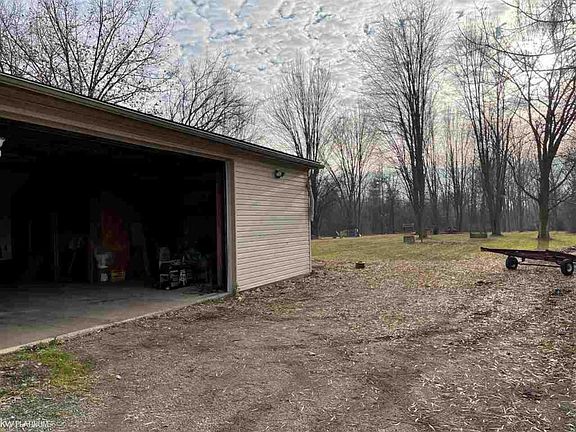 3rd image of 26870 Kuchenmeister St