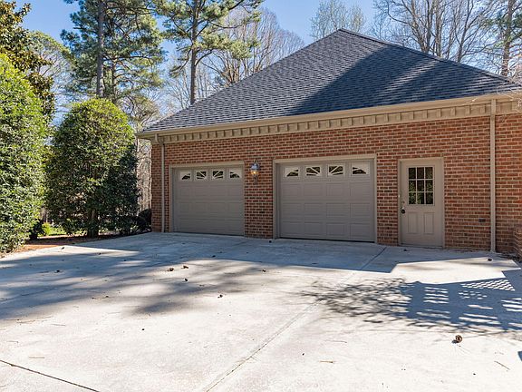 3rd image of 4076 Salem Farm Rd