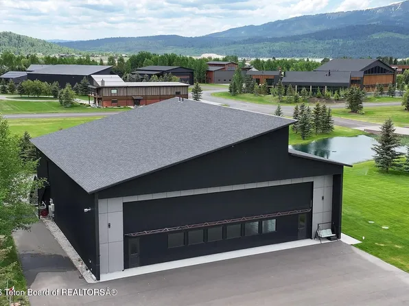 868 Diamandis Dr, Alpine, WY 83128
