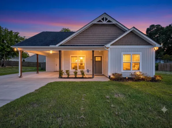 211 W Lewis St, Four Oaks, NC 27524