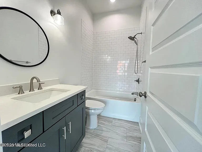 300 Seminary Dr #14 — Photo 7