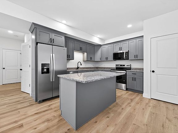 5th image of 2027 Maury Ave #B