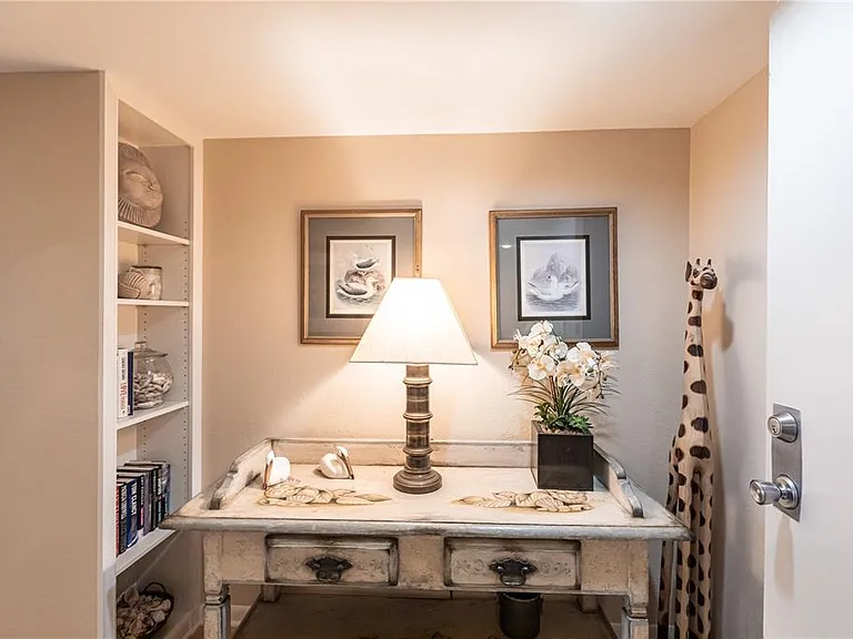 1055 W Peppertree Dr #703AA — Photo 4