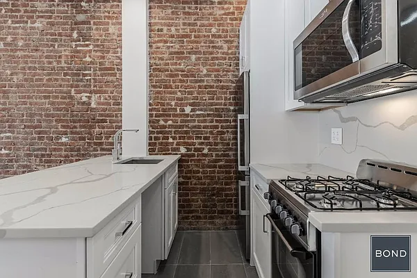 Rented by Bond New York | media 35