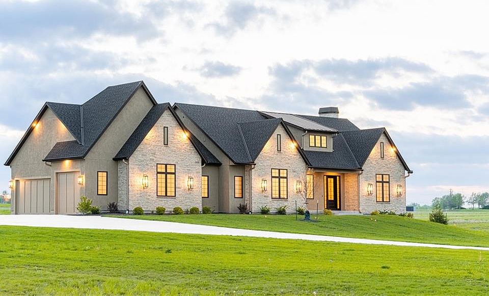 1st image of 18904 Bella Terra Rd