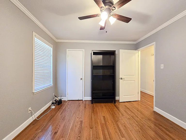 9507 Meadowbriar Ln — Photo 33