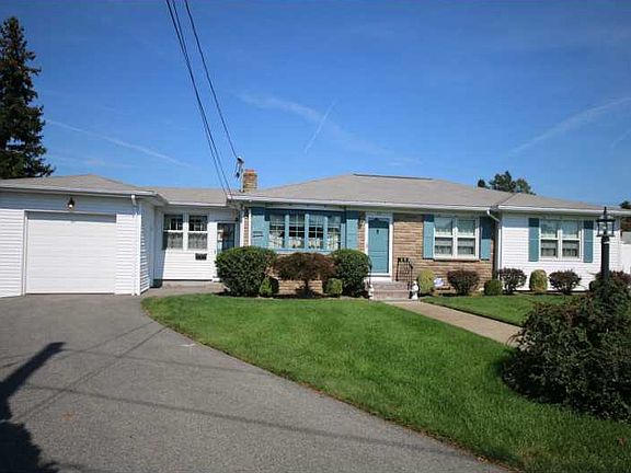2nd image of 22 Hillview Dr