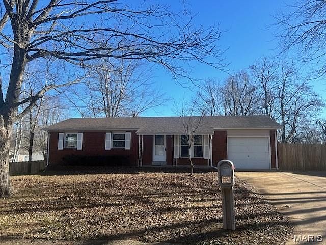 1st image of 262 Meadowbrook Dr