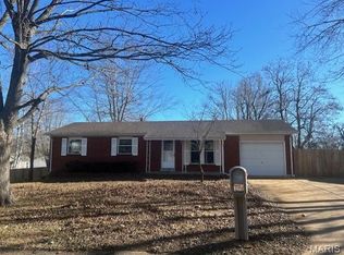 262 Meadowbrook Dr, Farmington, MO 63640