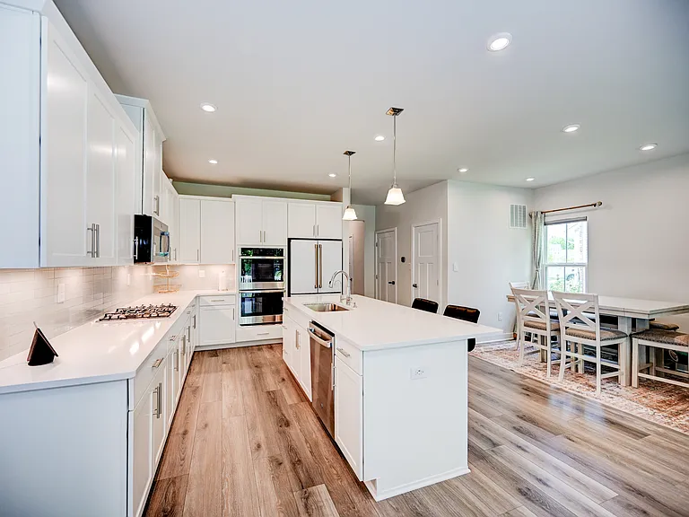 56 Pratt Ln — Photo 33