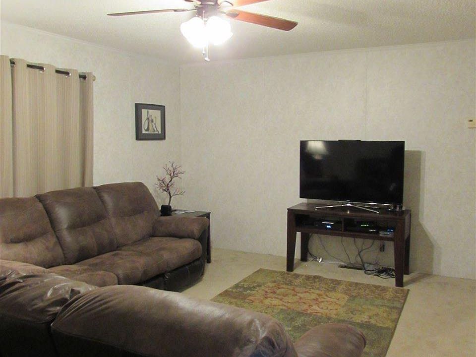1st image of 3808 Cross Creek Dr