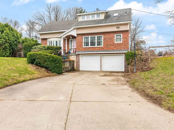 22 Redwood Terrace, Essex Junction, VT 05452