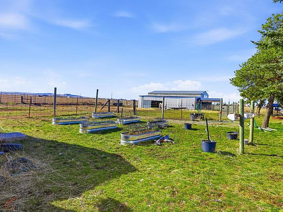 5th image of 52490 Euclid Rd E