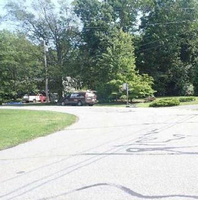 2nd image of 315 Ramblewood Dr