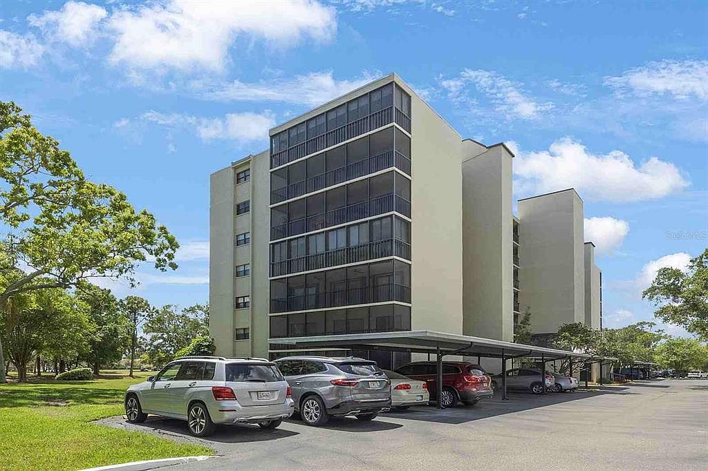 2900 Cove Cay Dr UNIT 1B