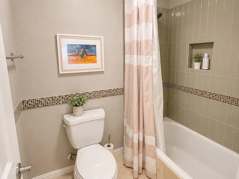 110 N Hawkhurst Cir — Photo 15