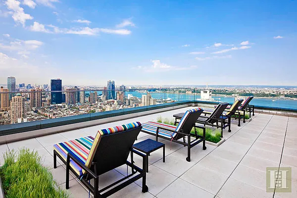 Rented by Halstead Real Estate | media 37
