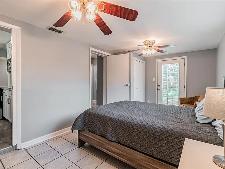 3611 W Anderson Ave — Photo 24