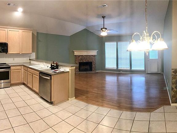 2nd image of 5213 Crossvine Ln