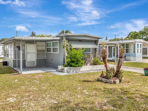 71 Willow Dr, Tavares, FL 32778