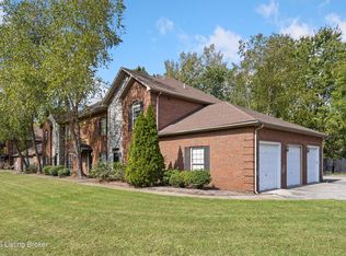 202 Hampton Place Ct, Fairdale, KY 40118