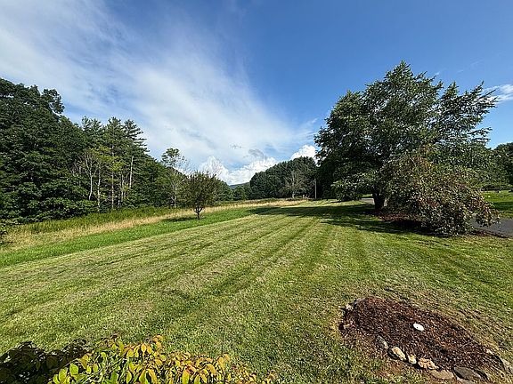 4th image of 340 Rocky Gap Rd