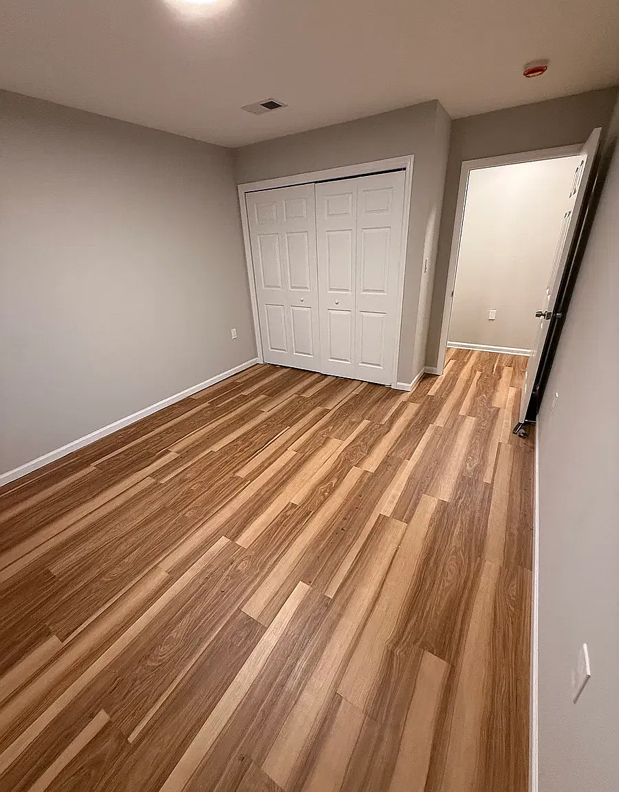 3 bed, 1000 sqft, $2,400 — Photo 4