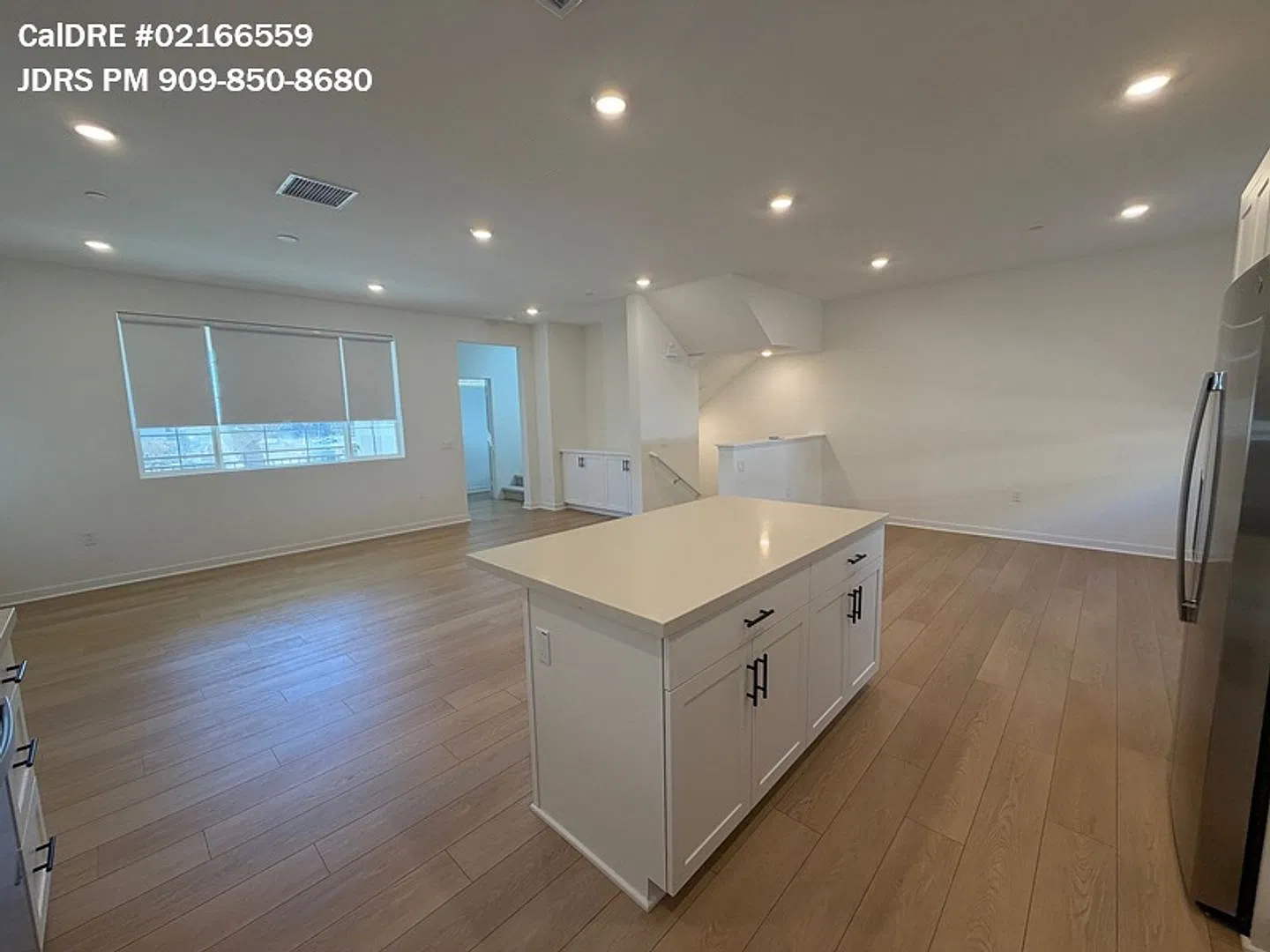 Brand New! Eastvale 4 Bedroom Townhouse — Photo 4