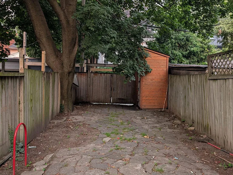 230 Ontario St — Photo 16