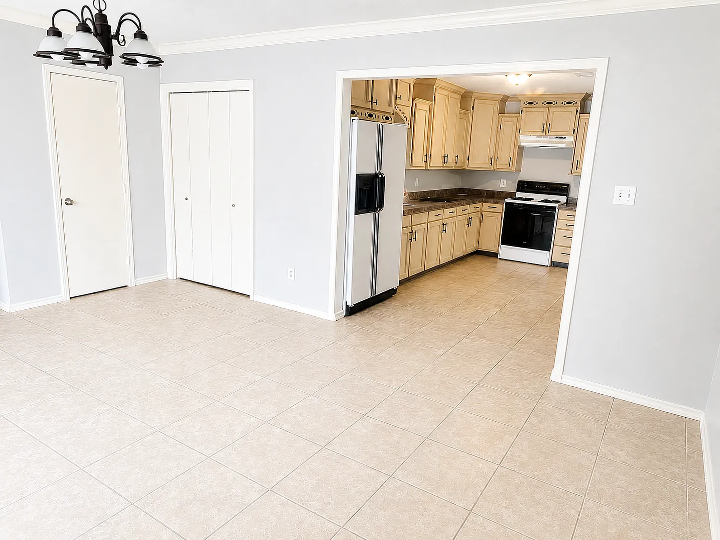 217 Wellington St — Photo 4