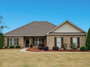 2115 Waterstone Dr, Deatsville, AL 36022