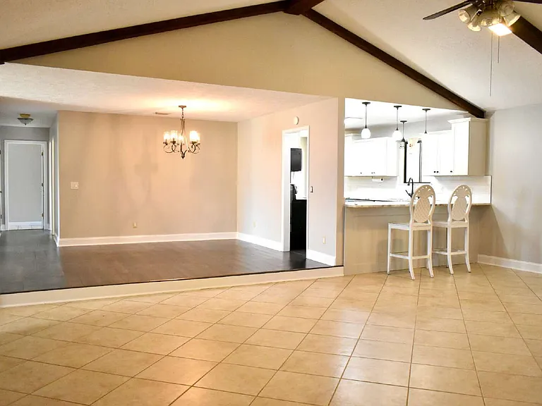 130 Derby Woods Dr — Photo 3