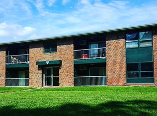 305 N Robinson Cir APT CB, Carbondale, IL 62901