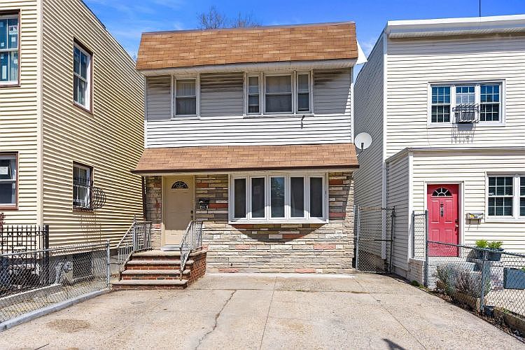 1st image of 312 Fairmount Ave
