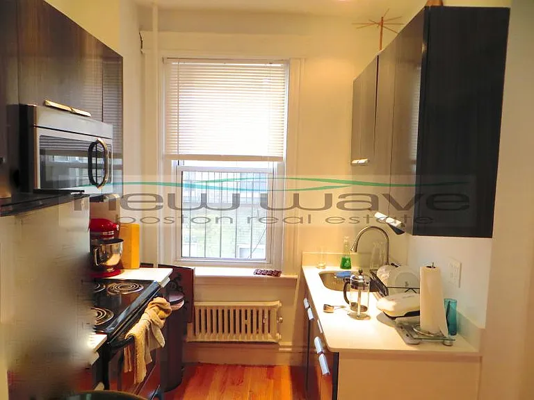 32 Queensberry St #12 — Photo 10