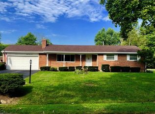 2097 Fairknoll Dr, Dayton, OH 45431
