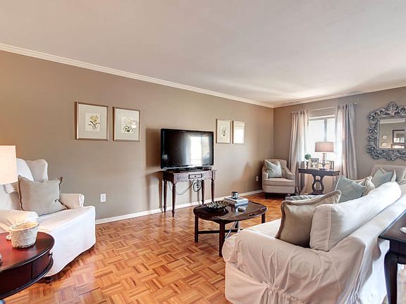 3rd image of 3636 SW Taliluna Ave #614
