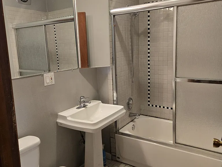 2307 W Cortez St #1 — Photo 6