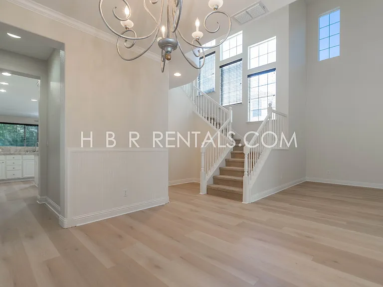 237 E Legacy Dr — Photo 6