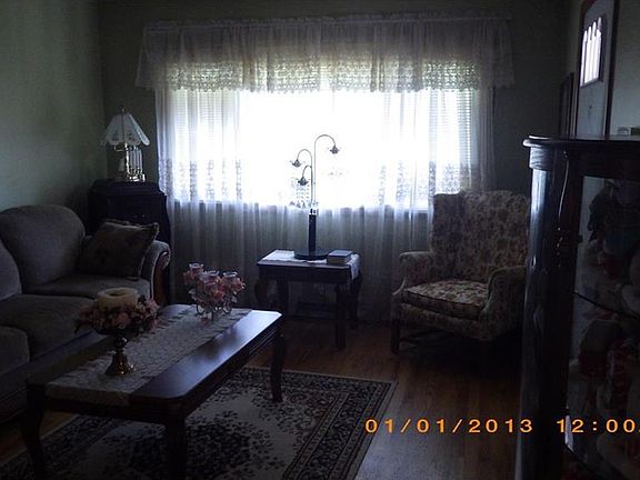 5th image of 1411 Autumn Dr NW