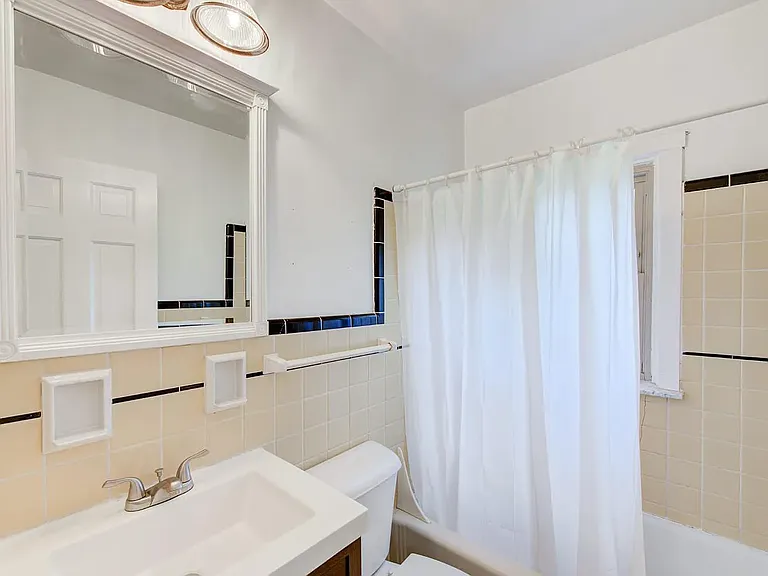 6508 Plainfield Rd — Photo 16
